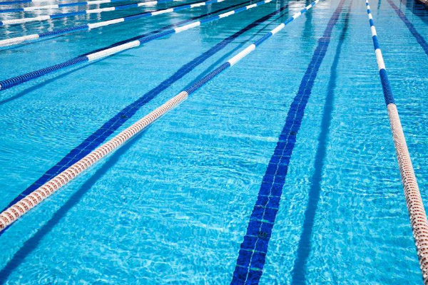 聚合氯化铝净化游泳池水质